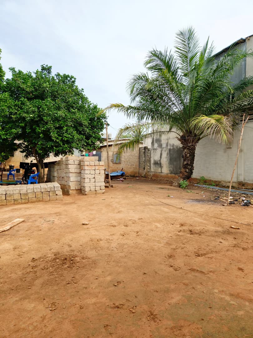 Maison 4 pièces en vente à Légbassito – 13 millions FCFA