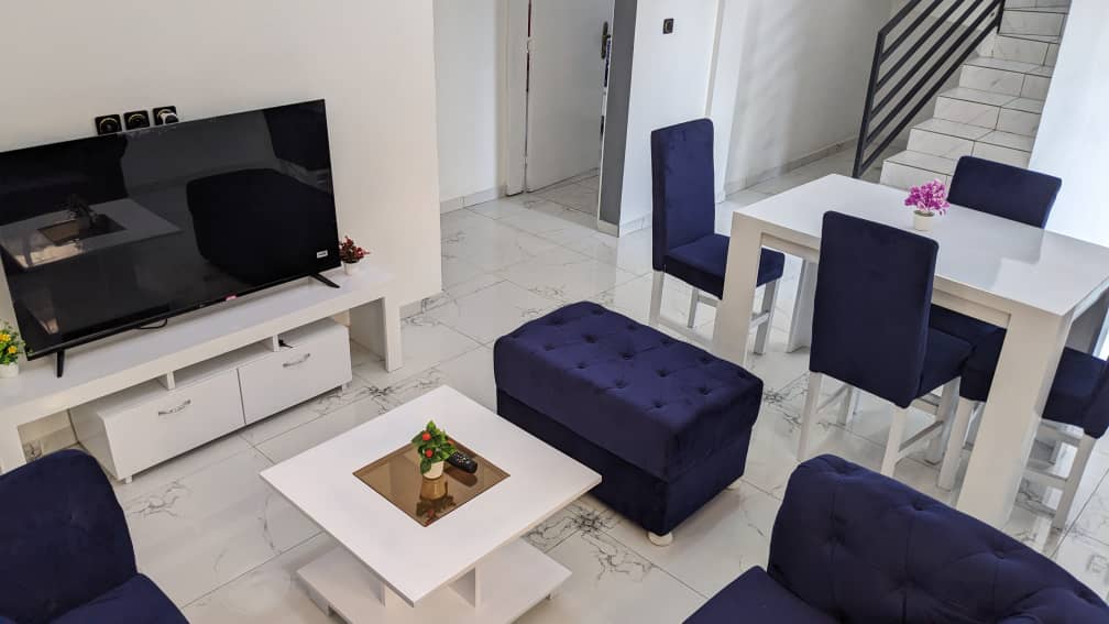 LOMÉ – VILLA DE 5 PIÈCES À VENDRE À BAGUIDA, DERRIÈRE LA CITÉ BOAD