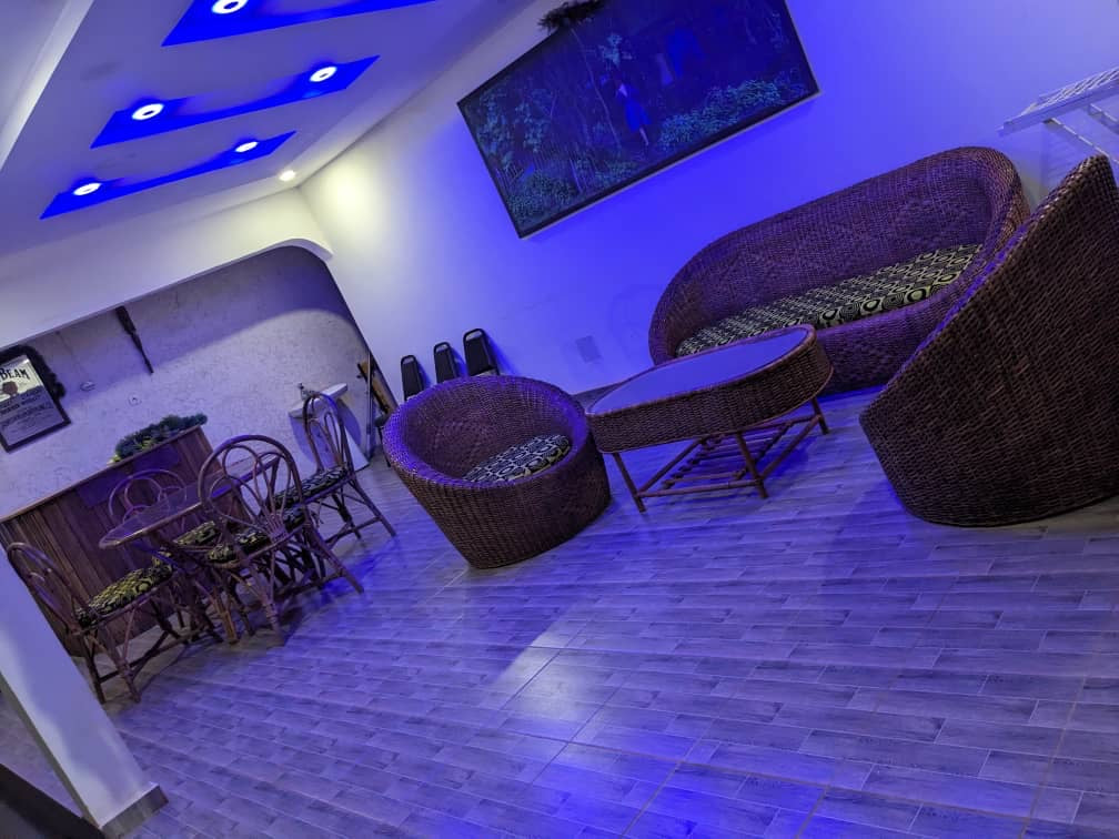 À LOUER – VILLA MEUBLÉE 5 PIÈCES AVEC PISCINE À AGOÉ DEMAKPOÉ