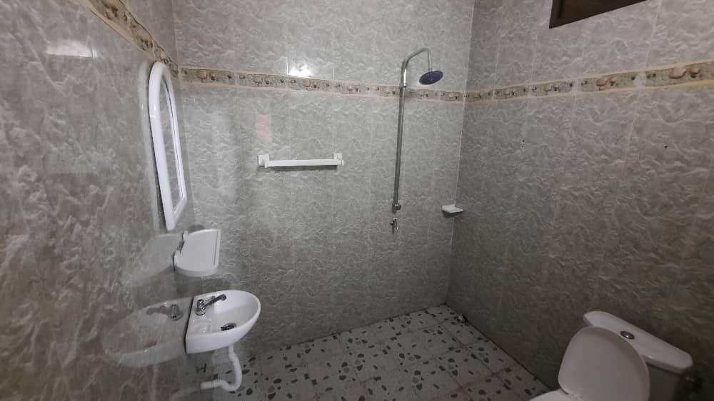 LOCATION LUXUEUSE VILLA À LOUER À ADIDOGOMÉ AMÉNOPÉ (13 CHAMBRES)