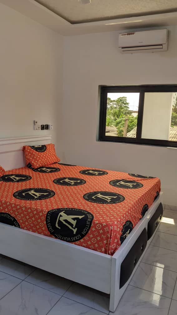 LOMÉ – VILLA DE 5 PIÈCES À VENDRE À BAGUIDA, DERRIÈRE LA CITÉ BOAD