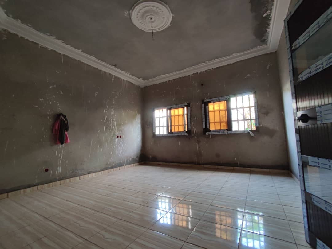 UNE VILLA INACHEVÉE À VENDRE À LOMÉ - ZANGUÉRA – 4 CHAMBRES SUR 3/4 DE LOT