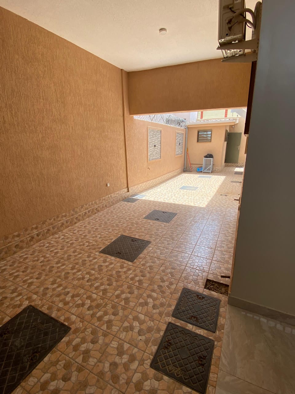 Villa 4 chambres meublée à vendre à Cité Mokpokpo, Lomé - 285 millions FCFA