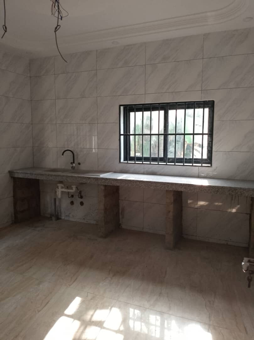 VILLA 9 PIÈCES À VENDRE À KPOGAN AGBETIKO – TITRE FONCIER