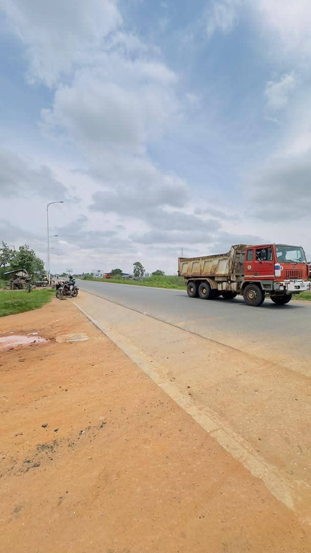 Terrain de 1665 m² en vente à Adetikopé – 90 millions FCFA