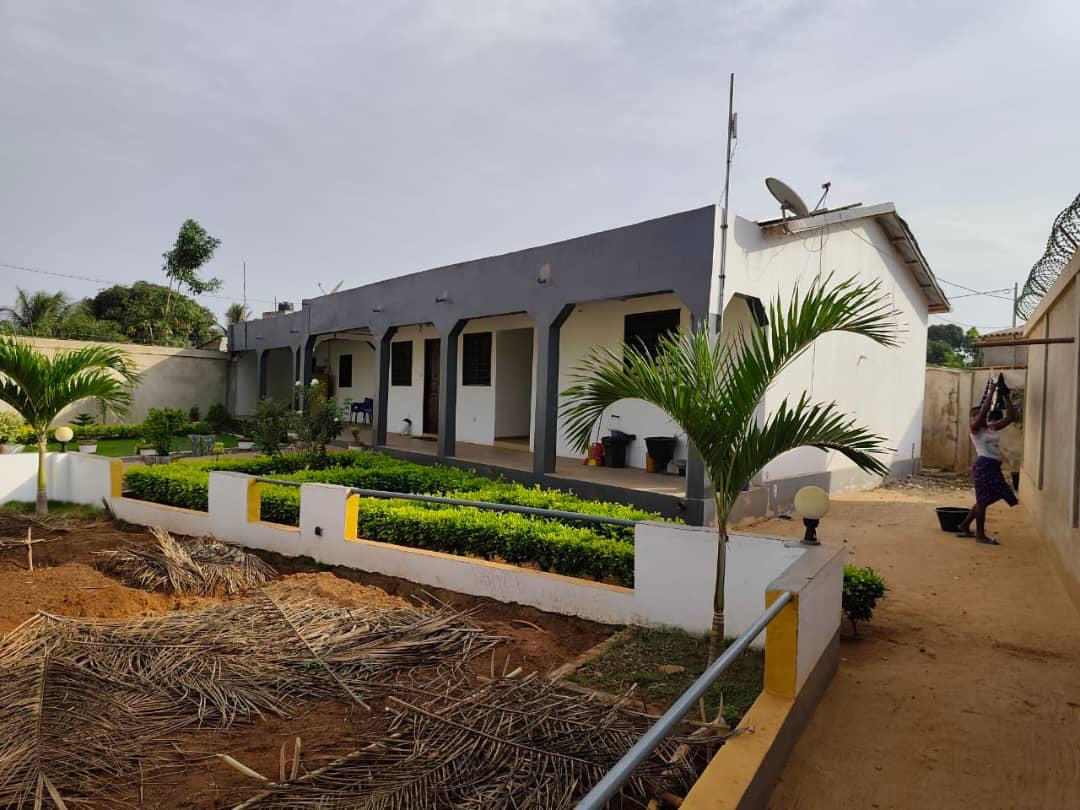 VILLA 5 PIÈCES À VENDRE À ADIDOGOMÉ AKATO – 750 m² | TITRE FONCIER