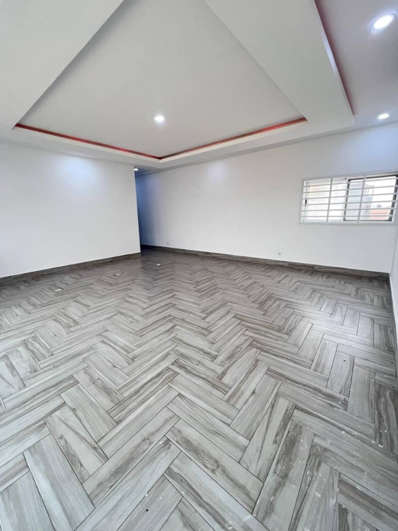 VILLA 8 PIÈCES À VENDRE À LOMÉ - BAGUIDA, CÔTÉ PLAGE