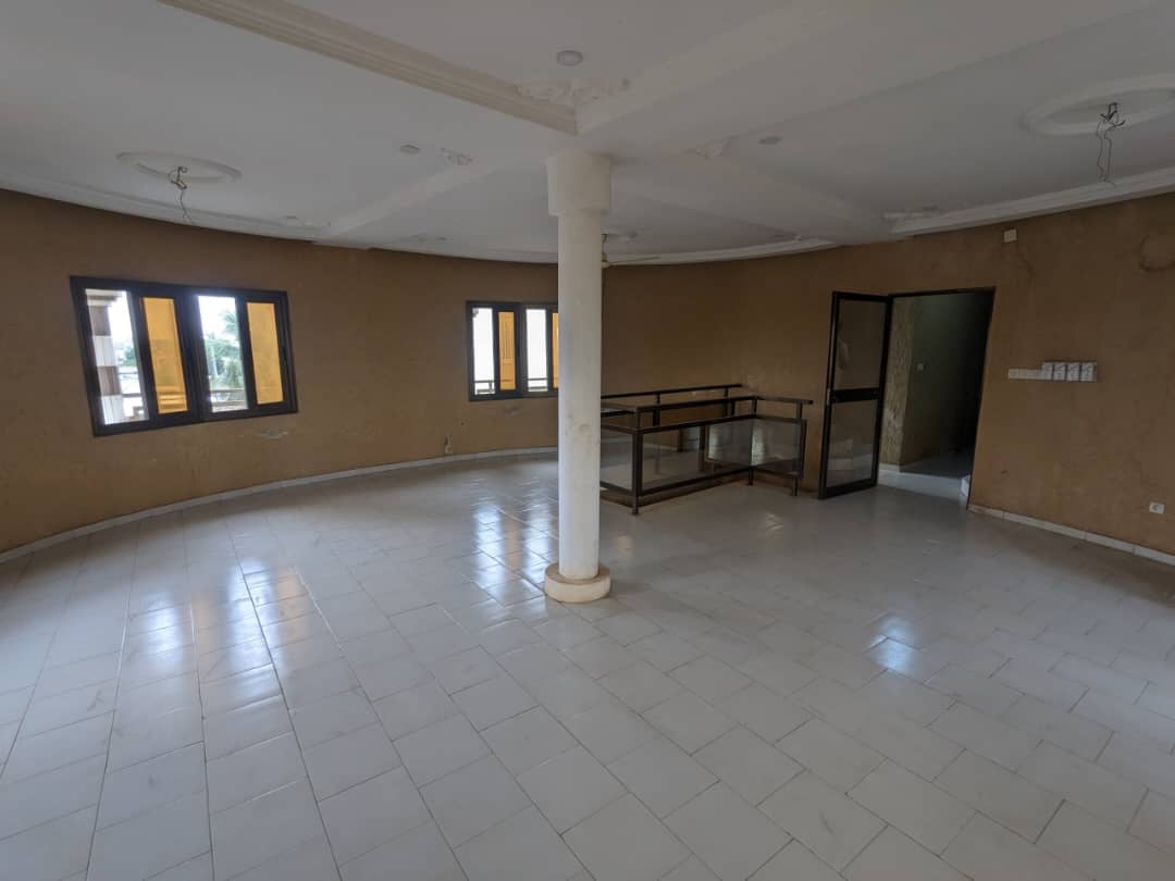 IMMEUBLE 24 PIÈCES À VENDRE À LOMÉ - AMADAHOMÉ