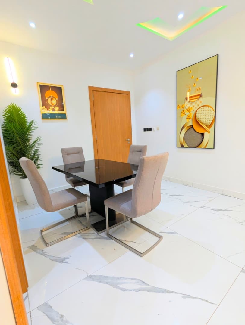 APPARTEMENT MEUBLÉ À LOUER À LOMÉ - HÉDZRANAWOÉ – 2 CHAMBRES SALON – 700.000 FCFA