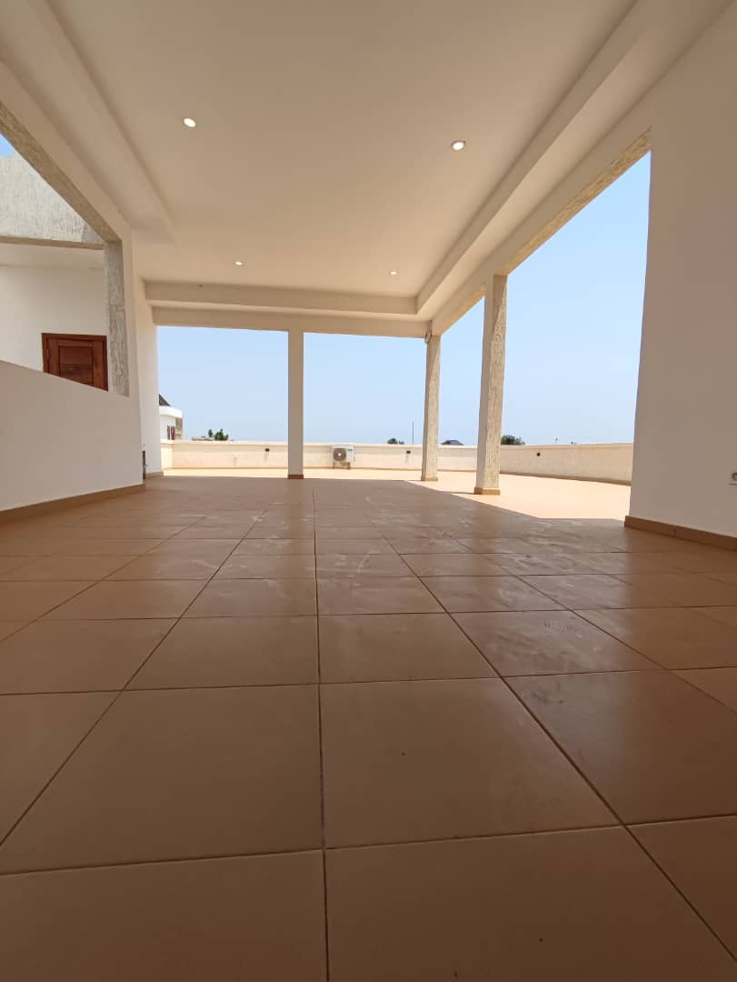 VILLA MEUBLÉE 8 PIÈCES À LOUER À ADIDOGOMÉ CARREFOUR AÏSED – NOUVELLE CONSTRUCTION