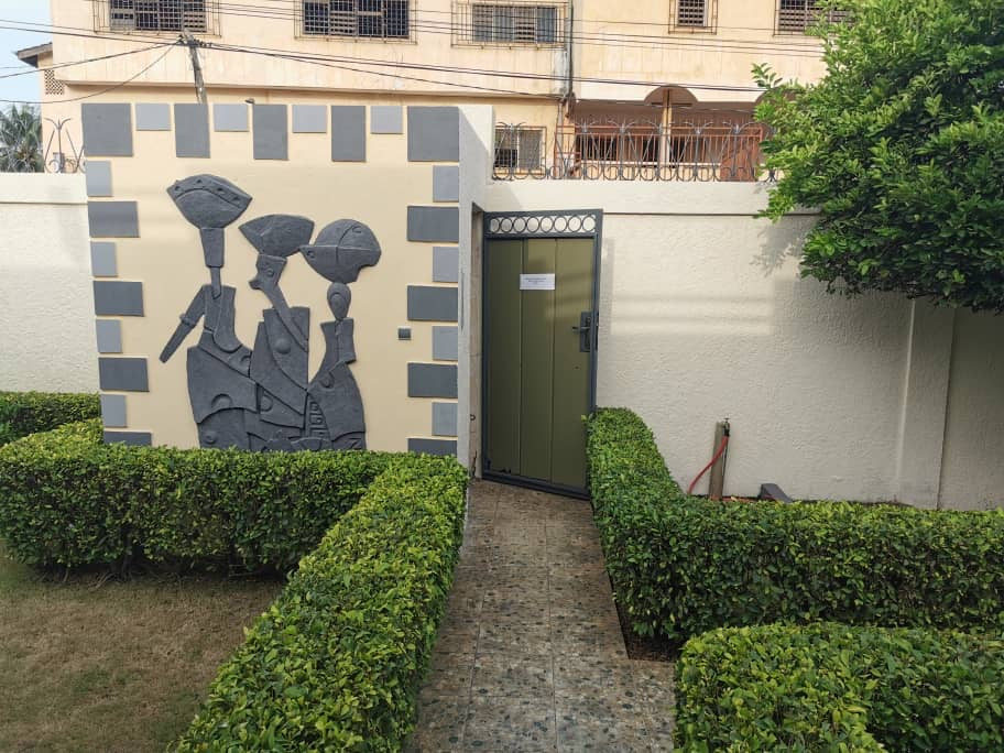 À VENDRE – Villa de 8 Pièces à Casablanca (50m du goudron) | 175.000.000 FCFA