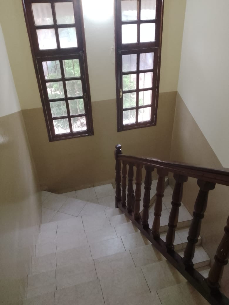 VILLA R+1 EN ANGLE DE RUE À VENDRE À HEDZRANAWOÉ – 4 CHAMBRES, 2 SALONS – 90 MILLIONS