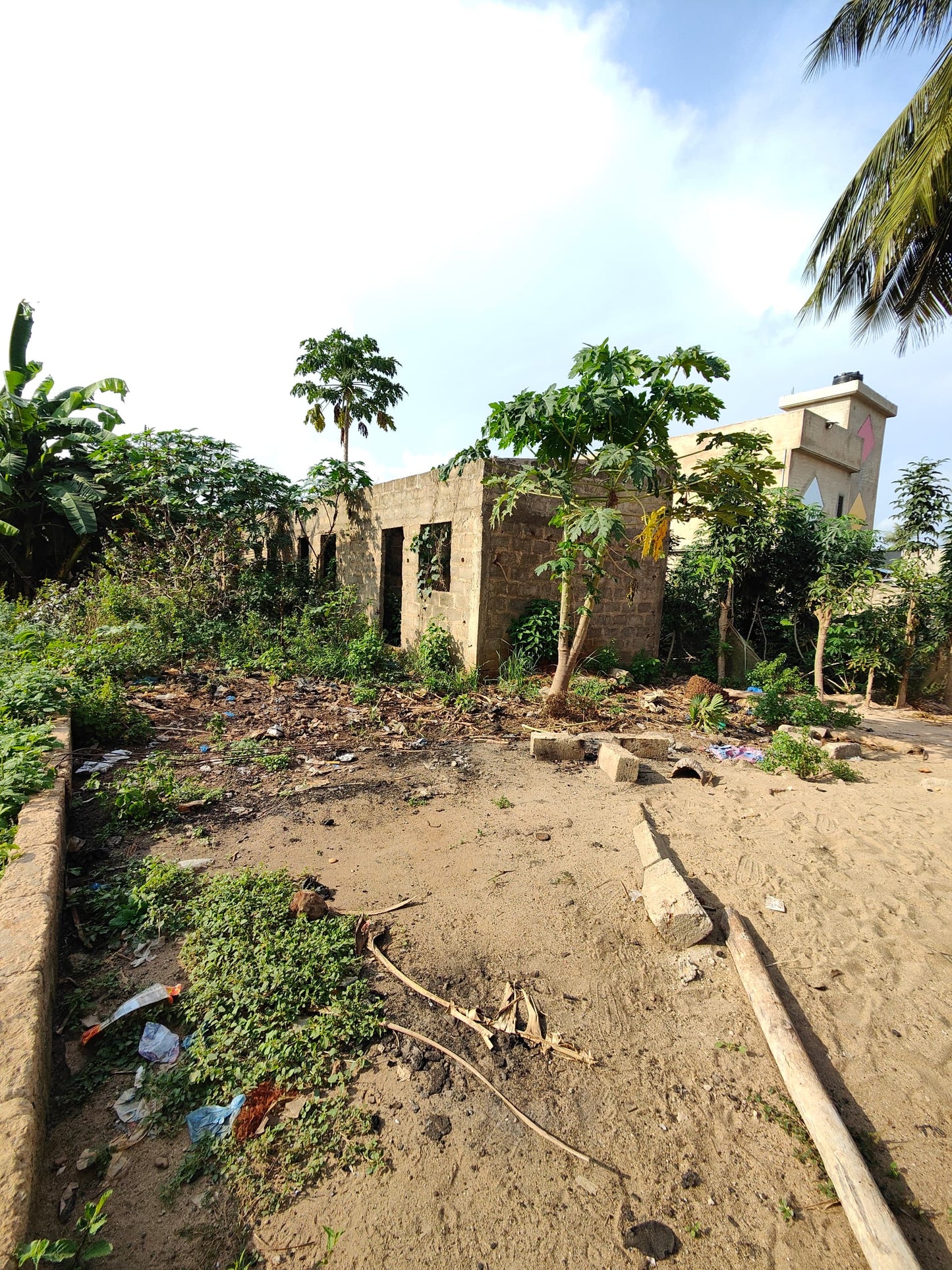 Demi lot en vente à Légbassito – 15 millions FCFA