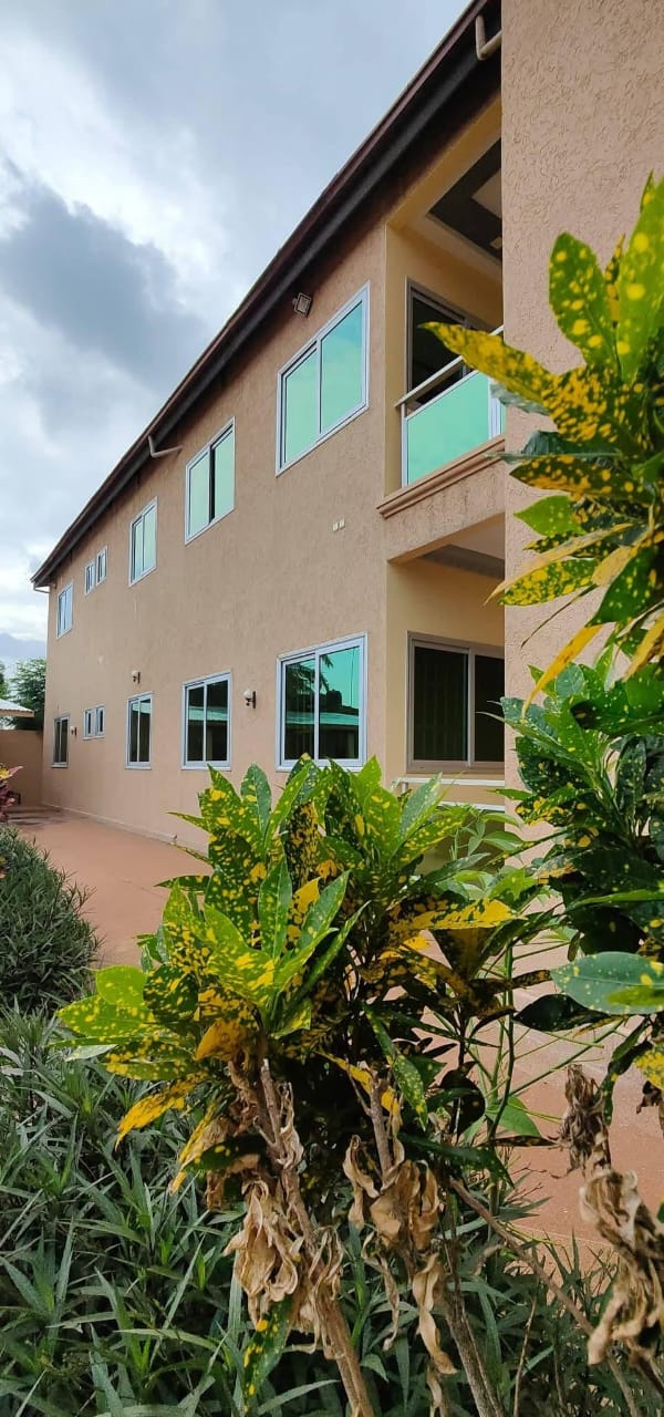 VILLA 8 PIÈCES À LOUER OU À VENDRE À AGOÈ ASSIYEYÉ – 1 LOT