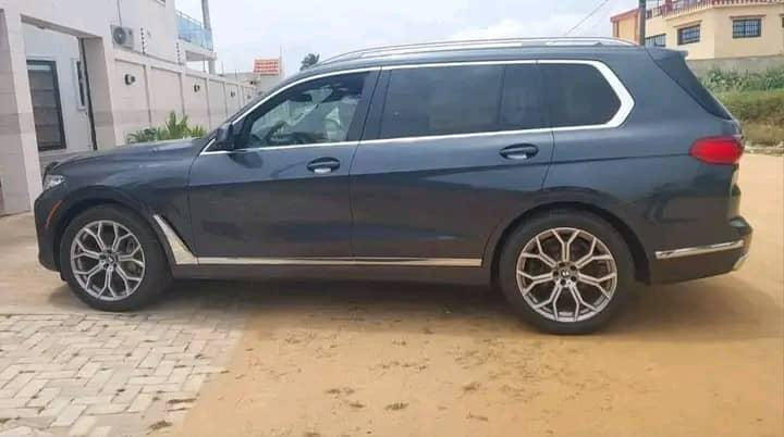 BMW X7 xDRIVE 40i 2019 – V8 ESSENCE, 7 PLACES, FULL OPTION, CAMÉRA DE DIRECTION, INTÉRIEUR CUIR