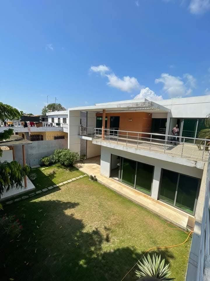 VILLA DE PRESTIGE À VENDRE À ADÉWUI – LOMÉ | MARBRE ITALIEN & TITRE FONCIER