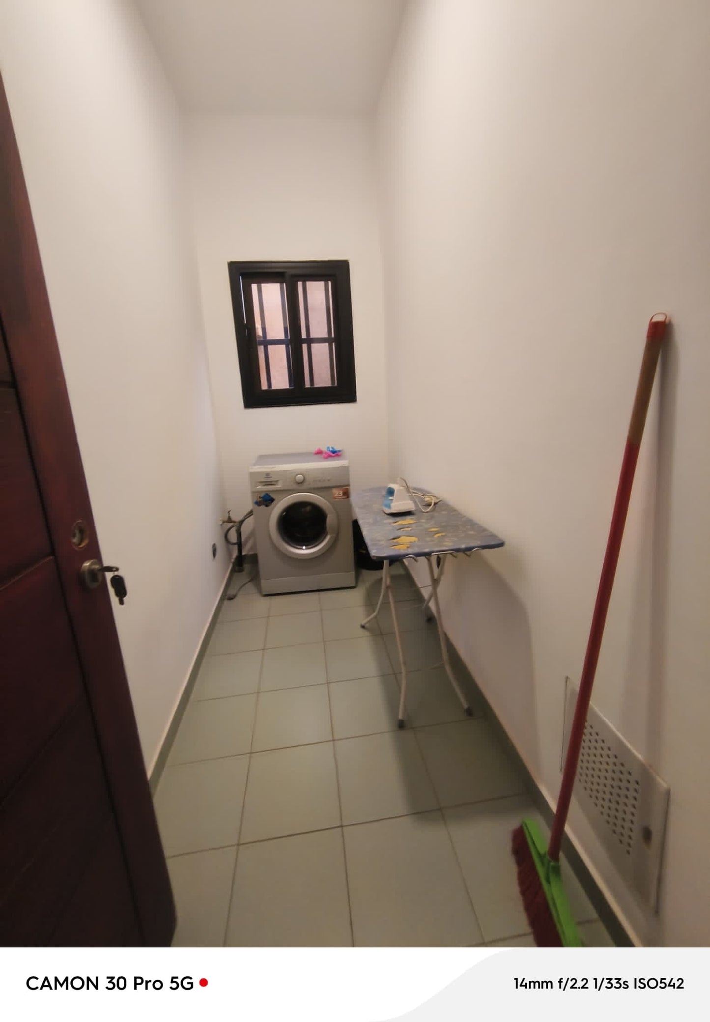 RÉSIDENCE 8 PIÈCES À VENDRE AVEC LES MEUBLES À AGOÈ ASSIYEYÉ – 602 m²
