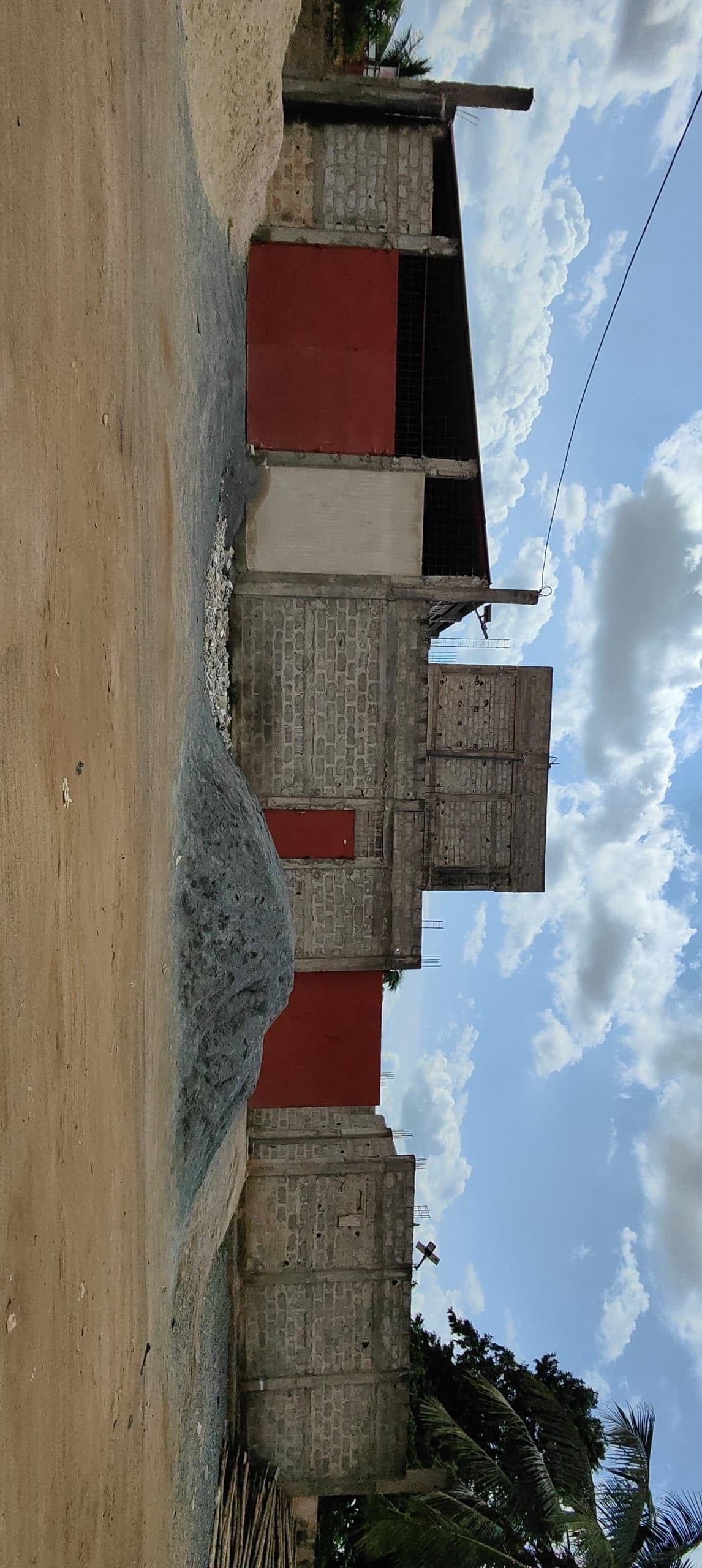 UN IMMEUBLE ET ENTREPÔT À VENDRE À AGOÈ VAKPOSSITO – CAMP GP