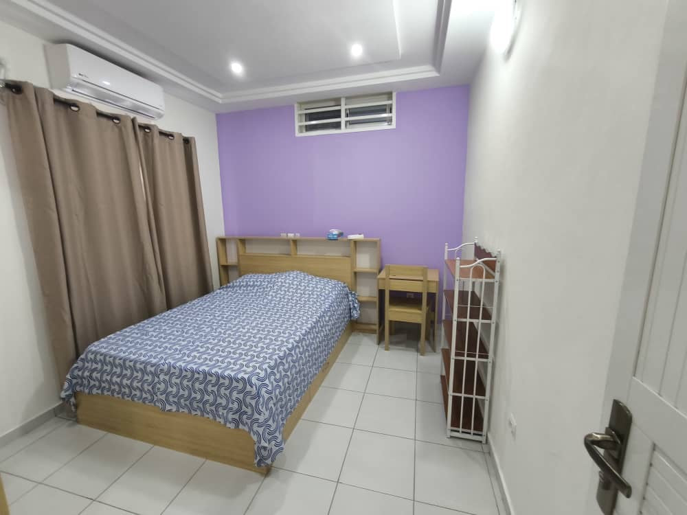 VILLA BASSE À VENDRE – CITÉ MOKPOKPO, ADIDOGOMÉ – 4 PIÈCES