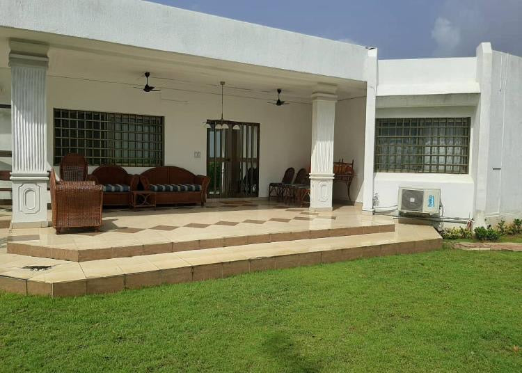 UNE VILLA À VENDRE À LA CAISSE - 10 PIÈCES