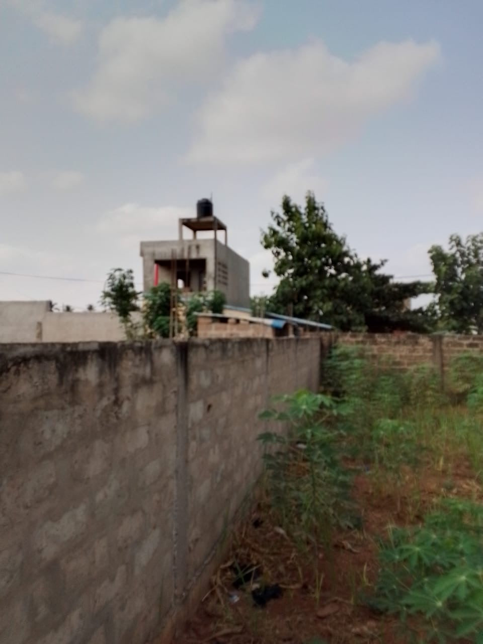 TERRAIN D’1 LOT + 1/4 À VENDRE À LEGBASSITO BOKPOKO – 800M DU CONTOURNEMENT