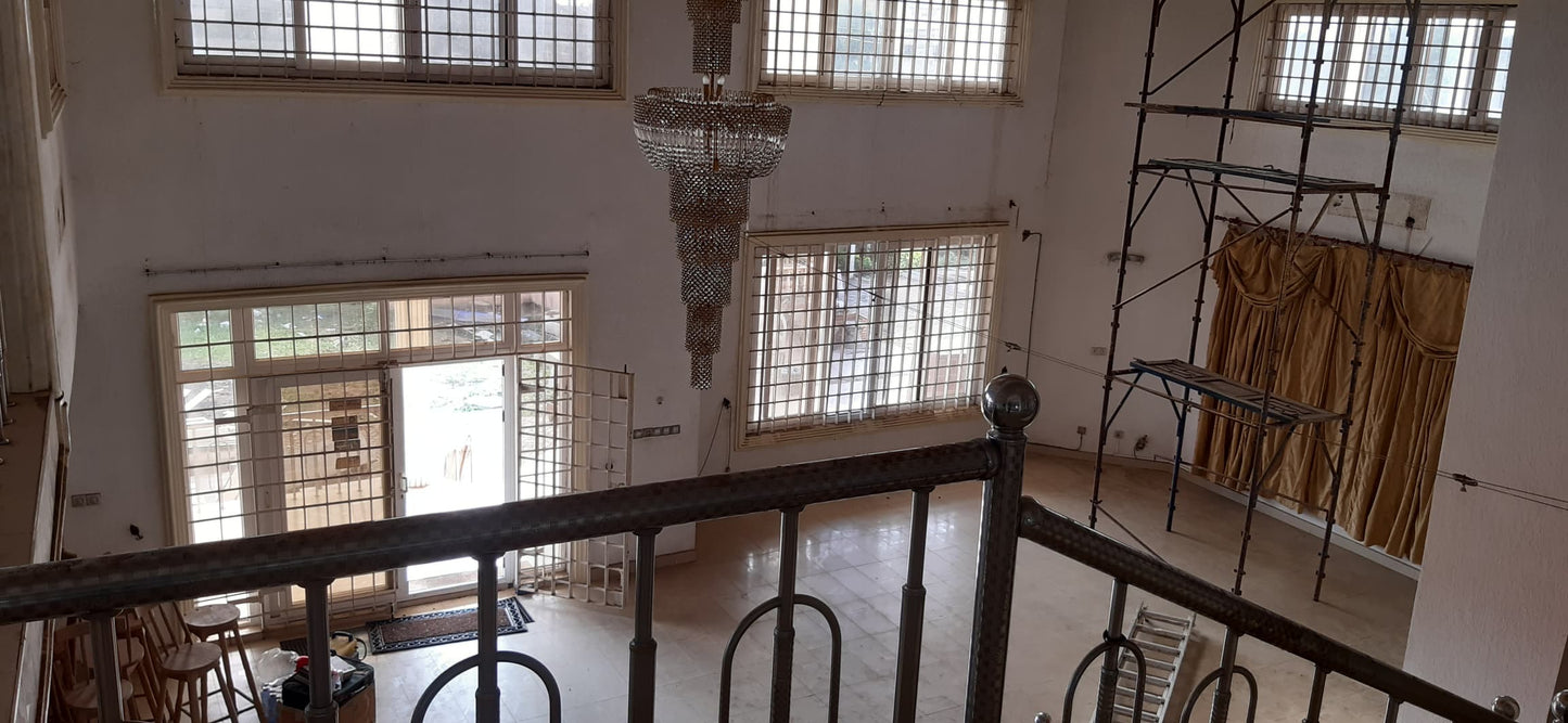 VILLA SOUTERRAINE HAUT STANDING À VENDRE – KPOGAN ZOGBÉDJI – 1800m², 8 CHAMBRES, PISCINE, BOÎTE DE NUIT PRIVÉE