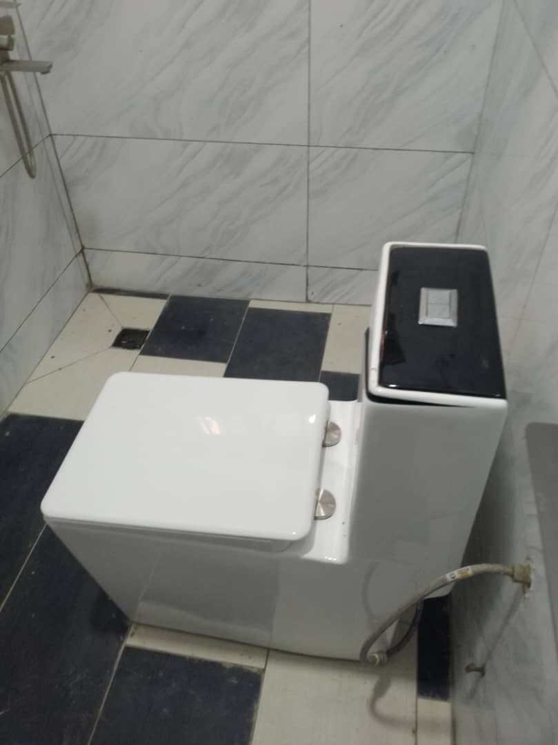VILLA 9 PIÈCES À VENDRE À KPOGAN AGBETIKO – TITRE FONCIER