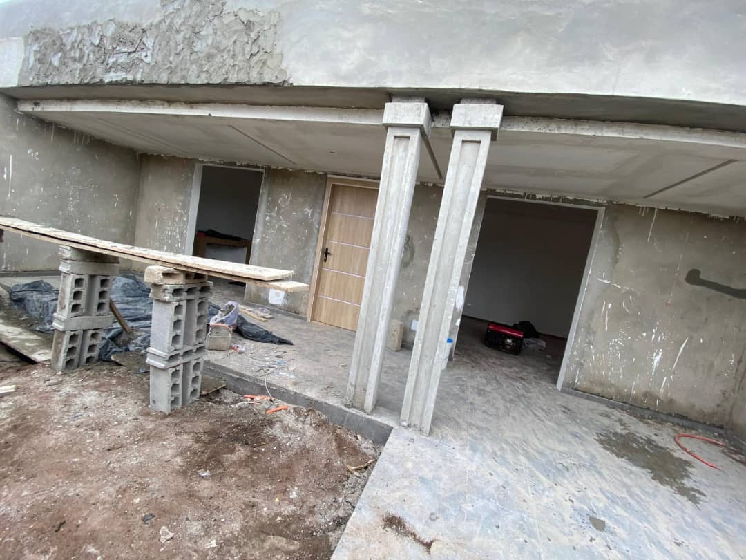 VILLA 4 PIÈCES À VENDRE À ZANGUÉRA AFIADEGNIGBAN, À 300M DU GOUDRON