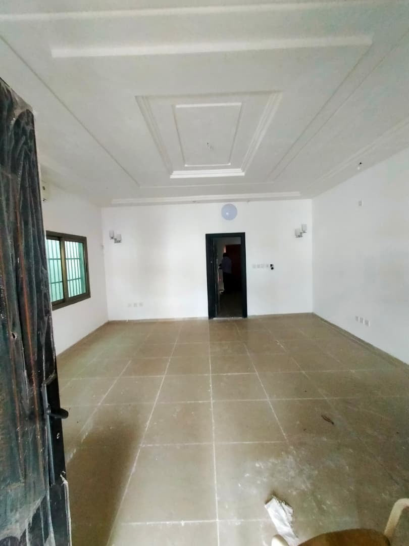 LOMÉ – BAGUIDA – VILLA DE 6 PIÈCES À VENDRE