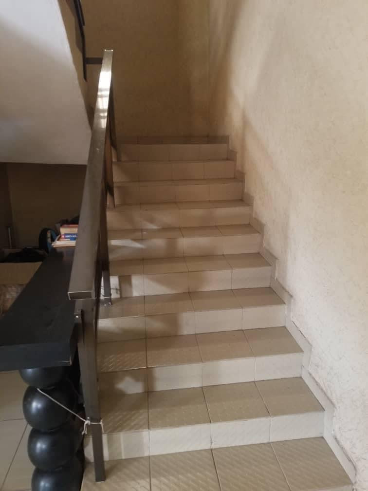 VILLA DUPLEX 8 PIÈCES À VENDRE À HEDZRANAWOÉ – 352 m² | TITRE FONCIER GLOBAL