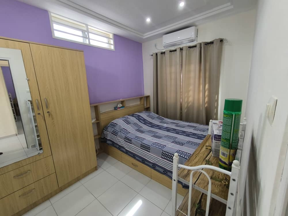 VILLA BASSE À VENDRE – CITÉ MOKPOKPO, ADIDOGOMÉ – 4 PIÈCES
