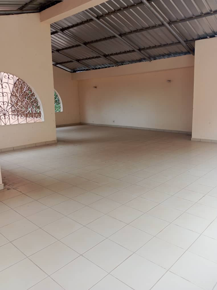 À LOUER – APPARTEMENT POUR BUREAU À LOMÉ - AGBALÉPÉDOGAN