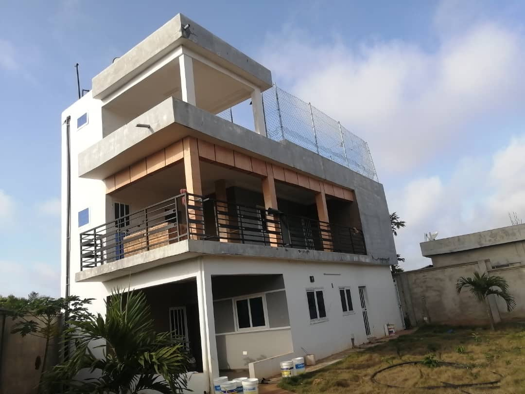 VILLA 7 PIÈCES À VENDRE/LOCATION À AGOÈ APESSITO – TITRE FONCIER EN COURS