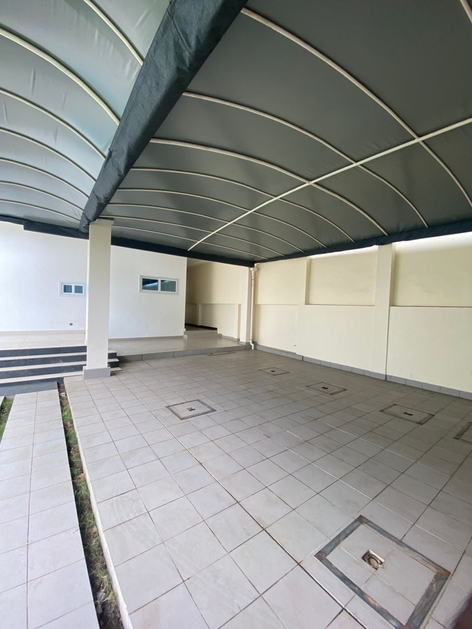 LOUER UNE VILLA AVEC PISCINE, NOUVELLE CONSTRUCTION AGBALEPEDO - 7 PIÈCES