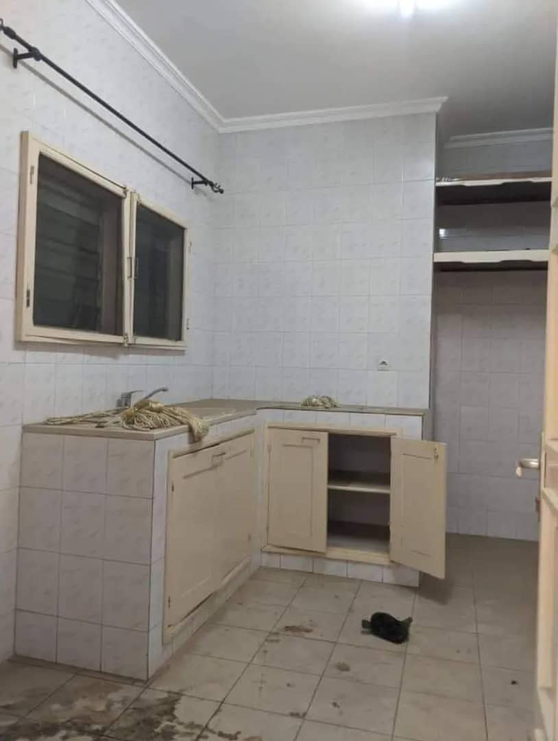 VILLA 9 PIÈCES À VENDRE À HÉDZRANAWOÉ – 1 LOT – PROCHE PHARMACIE RAOUDHA