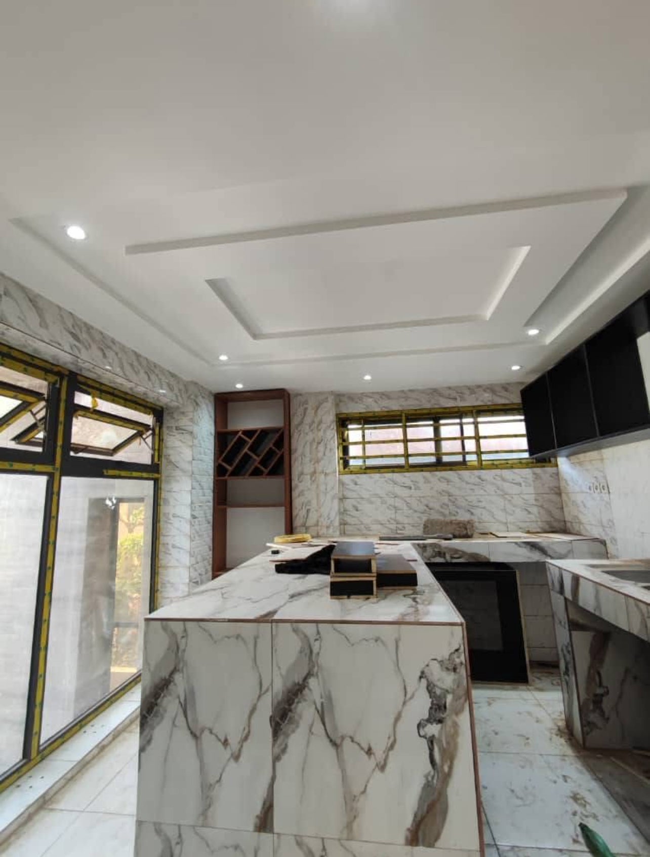 À VENDRE / À LOUER : VILLA HAUT STANDING DE 5 CHAMBRES À AGOÈ MINAMADOU (CHAMPION)