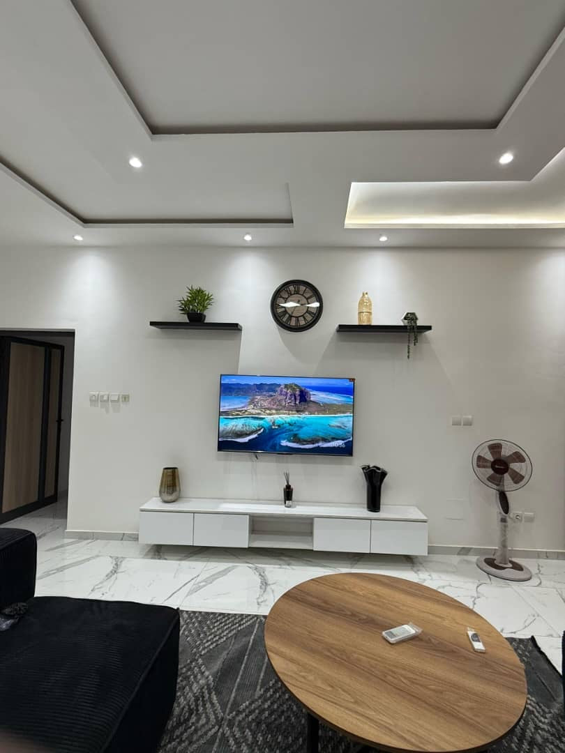 LOCATION APPARTEMENT MEUBLÉ À TOTSI (3 PIÈCES)