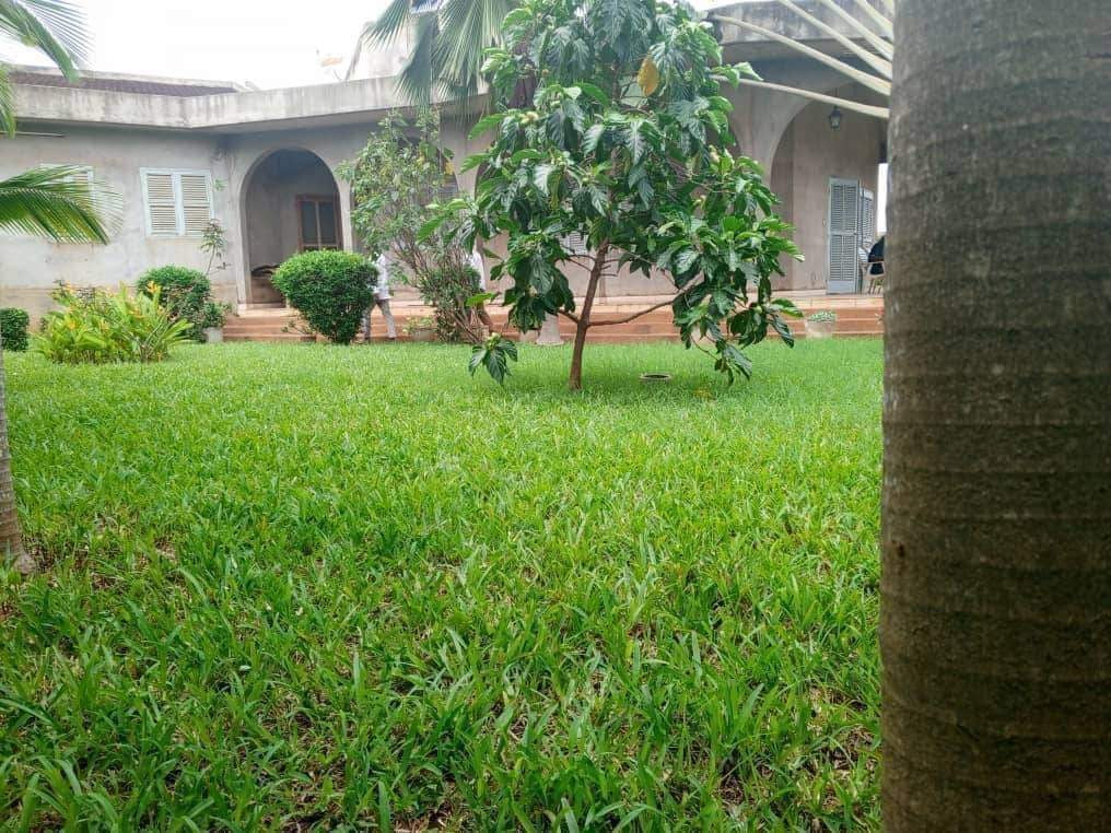 VILLA 7 PIÈCES À VENDRE À AGOÈ CACAVÉLI – PLUS D’UN LOT – PROCHE GOUDRON