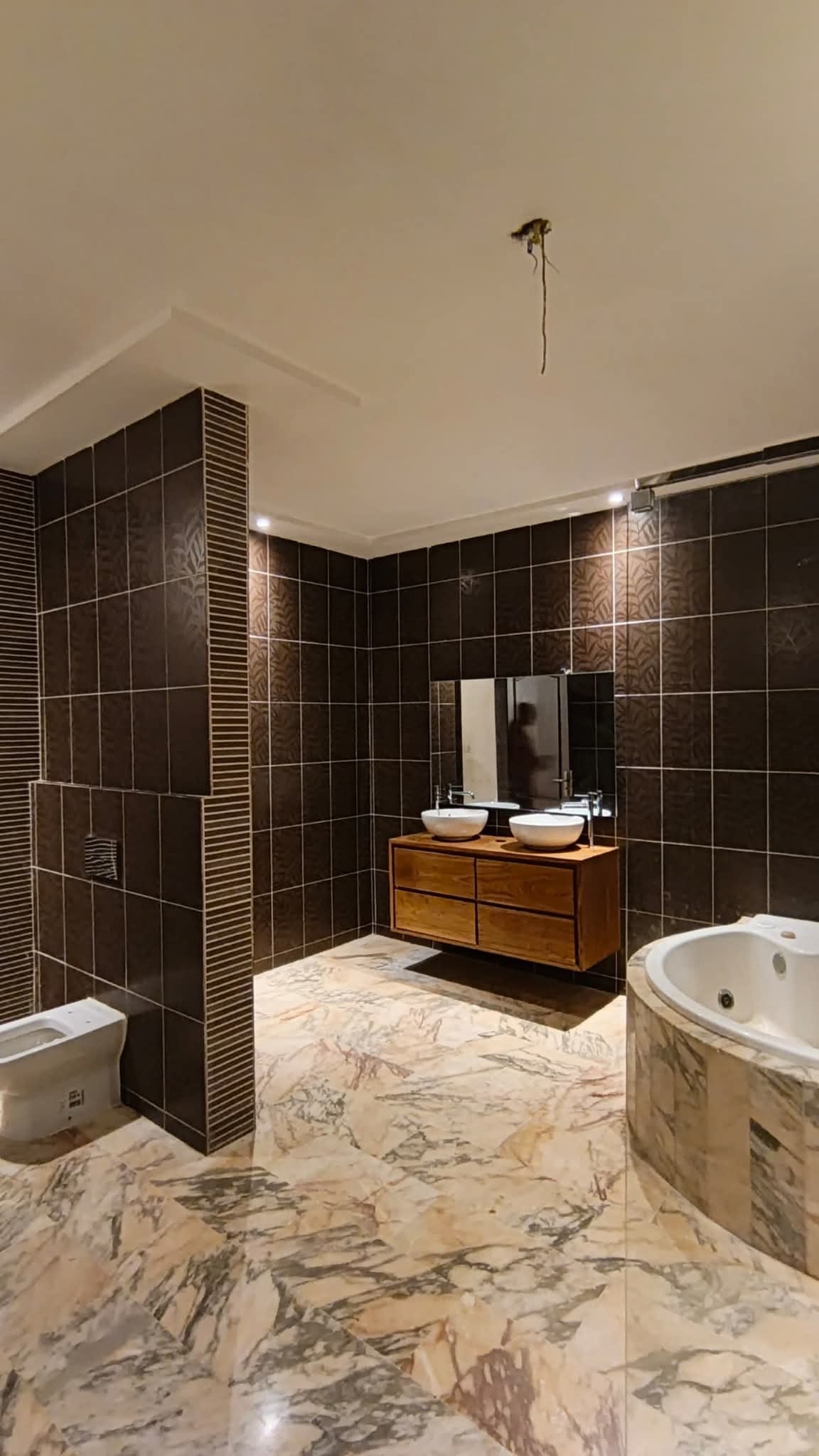 LOMÉ – VILLA 5 CHAMBRES À VENDRE À TOKOIN CASABLANCA (690 M²)