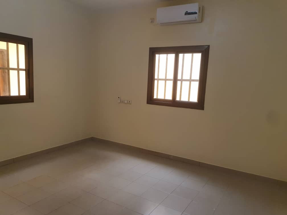 VILLA 5 PIÈCES À VENDRE À ADIDOGOMÉ WOGNOMÉ – 300m²