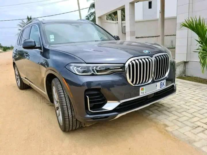 BMW X7 xDRIVE 40i 2019 – V8 ESSENCE, 7 PLACES, FULL OPTION, CAMÉRA DE DIRECTION, INTÉRIEUR CUIR