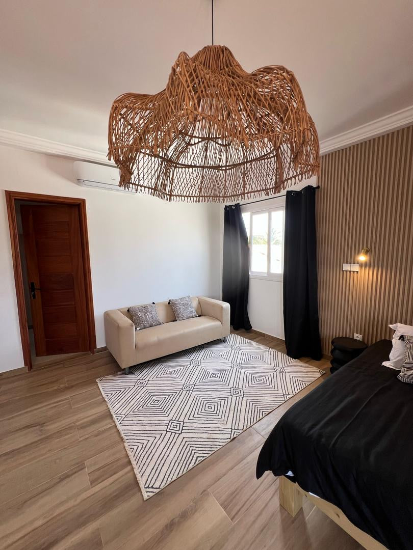 VILLA MEUBLÉE 8 PIÈCES À LOUER À ADIDOGOMÉ CARREFOUR AÏSED – NOUVELLE CONSTRUCTION