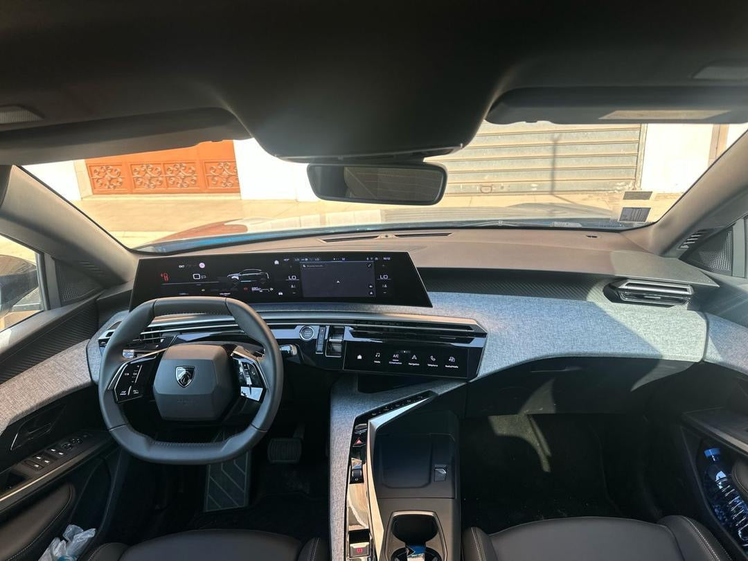 PEUGEOT 3008 – 2024 | COMME NEUVE – AUTOMATIQUE
