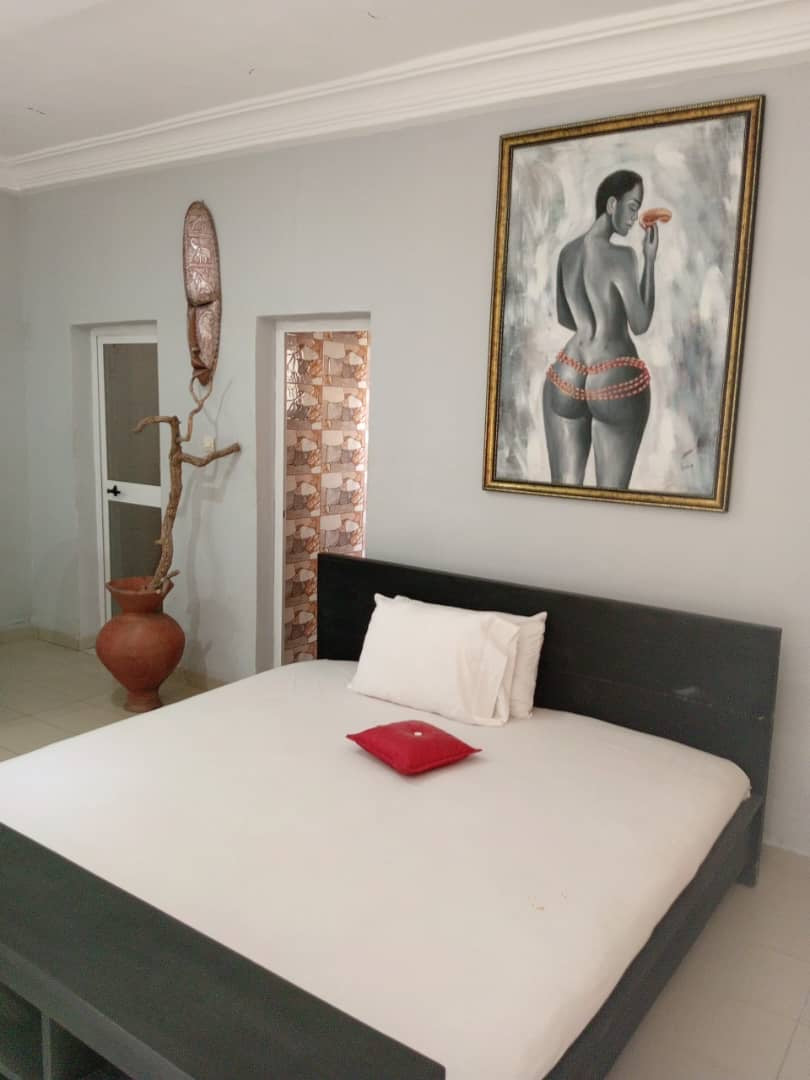 RÉSIDENCE 17 CHAMBRES À VENDRE À BAGUIDA – DEVEGO | TITRE FONCIER