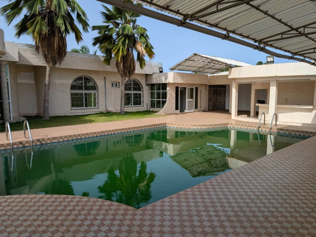 À LOUER - UNE BELLE VILLA DANS LA CAISSE (RÉSIDENCE DU BÉNIN) - 6 PIÈCES