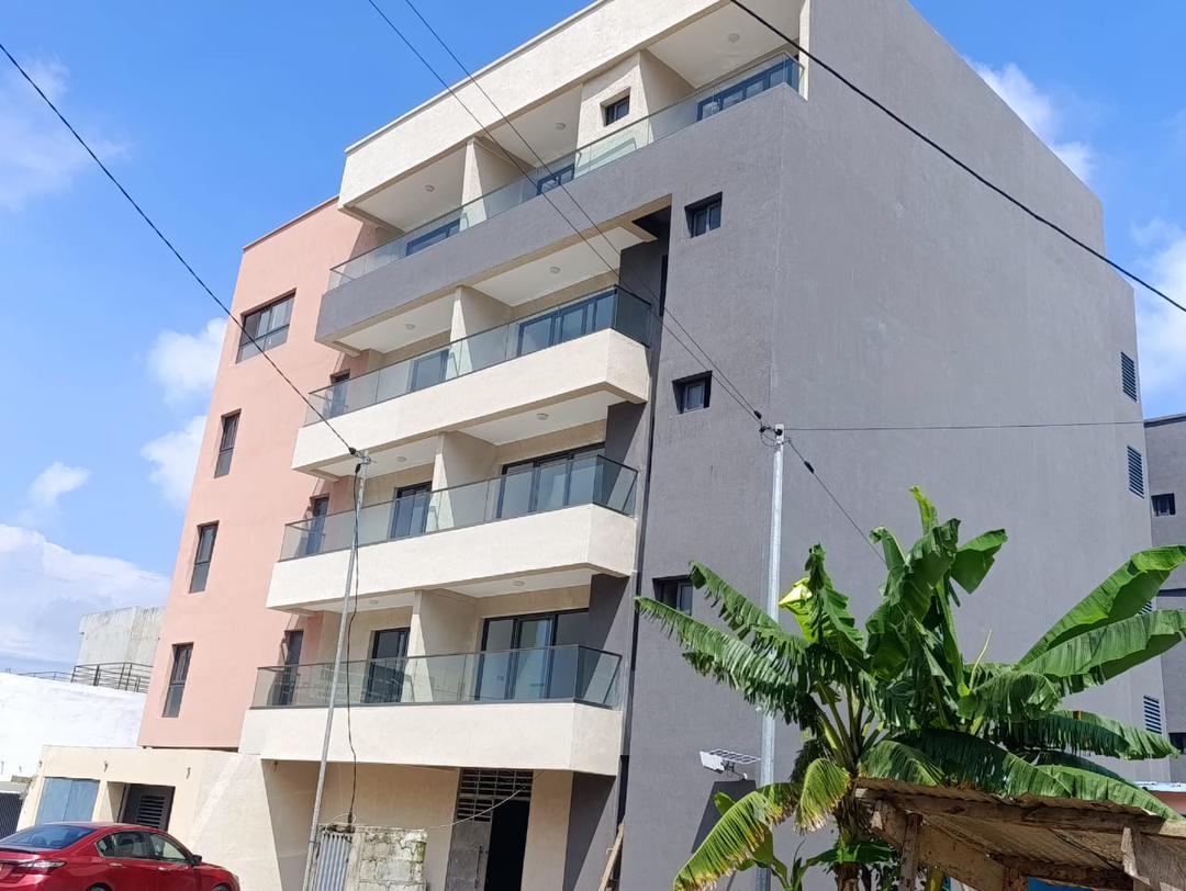 DEUX IMMEUBLES JUMELÉS R+3 EN VENTE À ABIDJAN ANGRÉ – 22 PIÈCES – 640 M² – 1,5 MILLIARD CFA