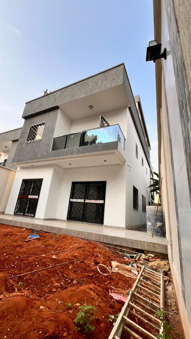 VILLAS JUMELLES 6 PIÈCES À VENDRE À FOREVER – 50M DU GOUDRON JEAN-PAUL II