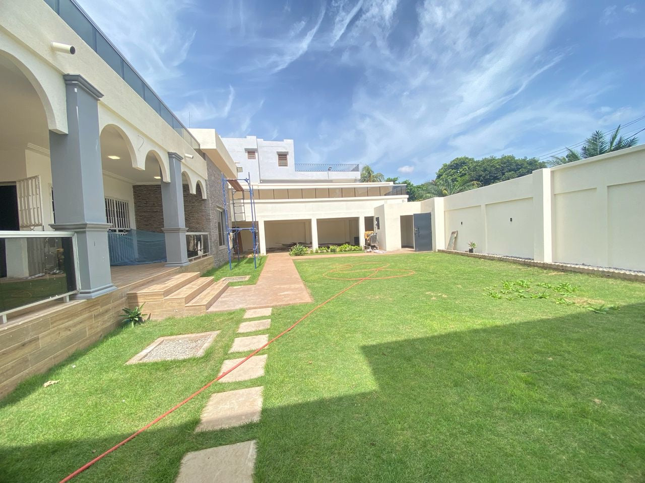 LOCATION VILLA À LOUER AU GTA (7 PIÈCES)