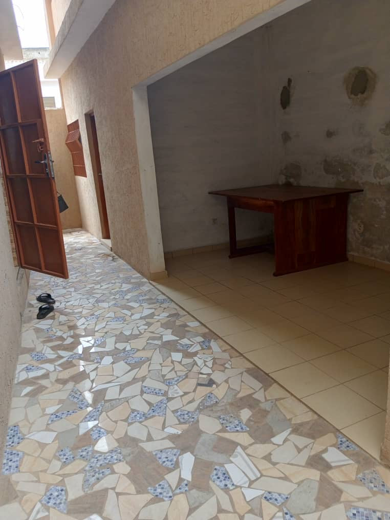 À LOUER – APPARTEMENT POUR BUREAU À LOMÉ - AGBALÉPÉDOGAN