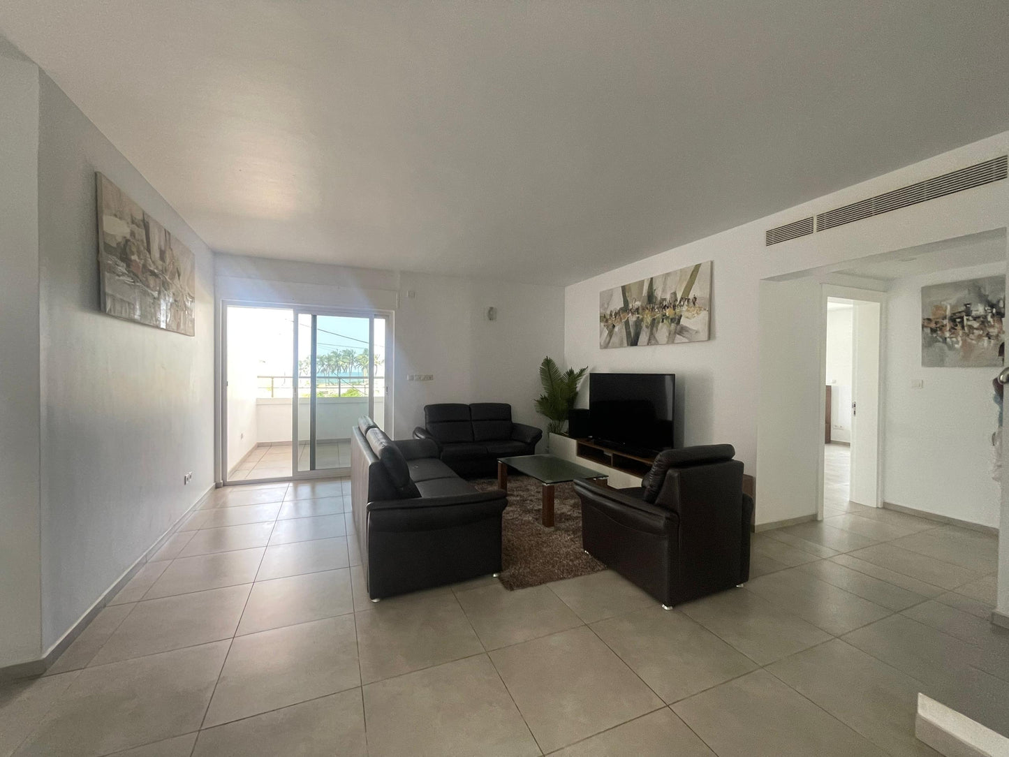 VILLA 5 CHAMBRES AVEC PISCINE À LOUER À LOMÉ - KODJOVIAKOPÉ (MEUBLÉE & NON MEUBLÉE)